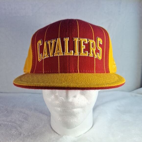 Reebok Cleveland Cavaliers Hardwood Classic NBA Pin Stripe Hat Size 7 7/8 Yellow - Picture 1 of 10